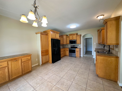 Custom Home for Sale in Gatesville, TX Golf Course Community - image 16
