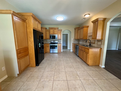 Custom Home for Sale in Gatesville, TX Golf Course Community - image 17