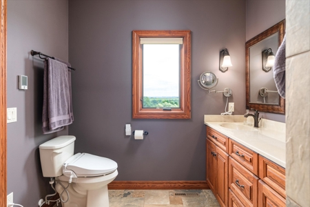 Luxurious Executive Compound for Sale in Southwest Wisconsin - image 22