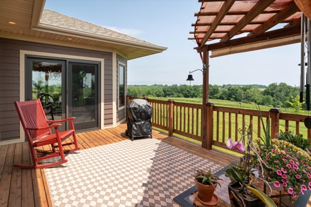 Luxurious Executive Compound for Sale in Southwest Wisconsin - image 39