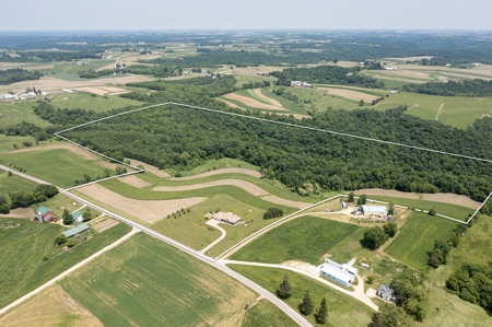 Luxurious Executive Compound for Sale in Southwest Wisconsin - image 1