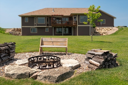 Luxurious Executive Compound for Sale in Southwest Wisconsin - image 10