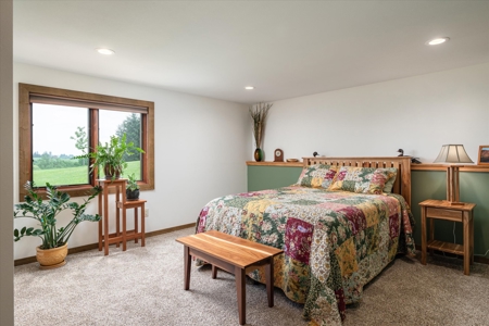 Luxurious Executive Compound for Sale in Southwest Wisconsin - image 32