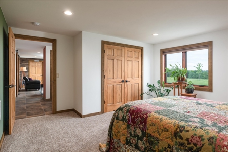 Luxurious Executive Compound for Sale in Southwest Wisconsin - image 33