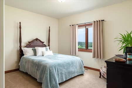 Luxurious Executive Compound for Sale in Southwest Wisconsin - image 23