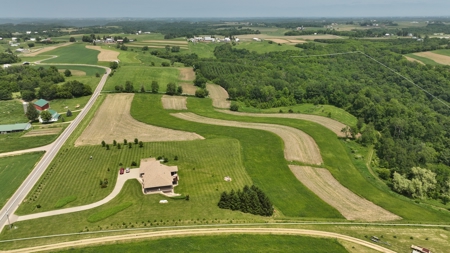 Luxurious Executive Compound for Sale in Southwest Wisconsin - image 3