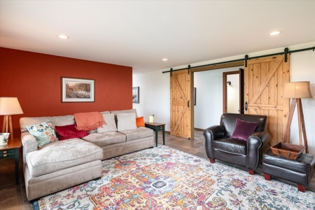 Luxurious Executive Compound for Sale in Southwest Wisconsin - image 28