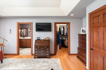 Luxurious Executive Compound for Sale in Southwest Wisconsin - image 19