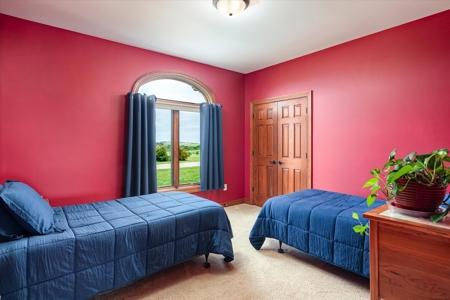 Luxurious Executive Compound for Sale in Southwest Wisconsin - image 24