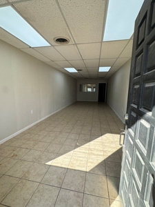 Investment Opportunity on Main – Office or Retail Potential - image 7