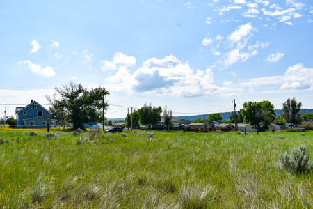 2 City Lots in Roundup, Montana 0.308 Acres - image 5