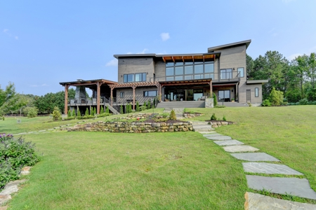 20-Acre Luxury Modern Estate in Barrow County, Georgia For Sale - image 2