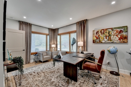 20-Acre Luxury Modern Estate in Barrow County, Georgia For Sale - image 22