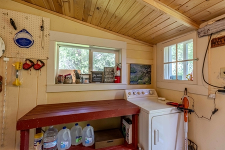 Eastern Oregon Bates Homestead - image 19