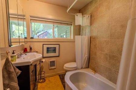 Eastern Oregon Bates Homestead - image 23