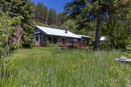 Eastern Oregon Bates Homestead - image 9