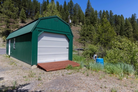 Eastern Oregon Bates Homestead - image 10