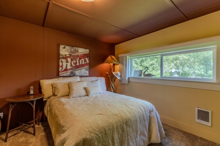 Eastern Oregon Bates Homestead - image 21