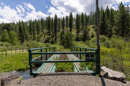 Eastern Oregon Bates Homestead - image 3