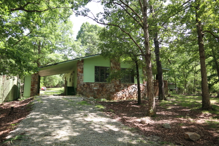 Country Home & Acreage For Sale Near Salem Arkansas - image 5