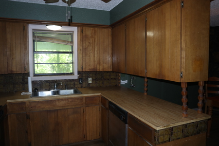 Country Home & Acreage For Sale Near Salem Arkansas - image 12