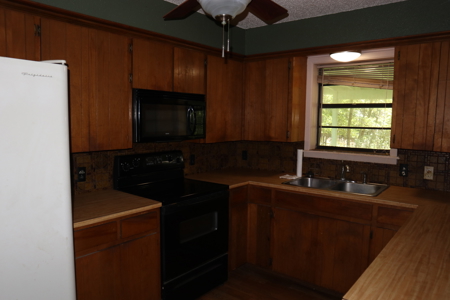 Country Home & Acreage For Sale Near Salem Arkansas - image 11