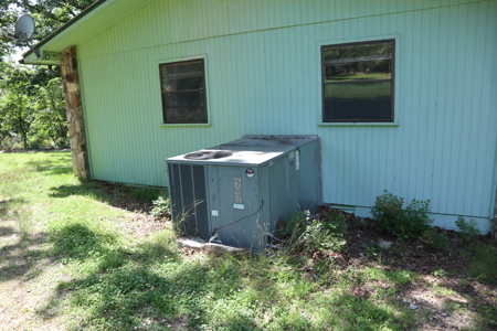Country Home & Acreage For Sale Near Salem Arkansas - image 4