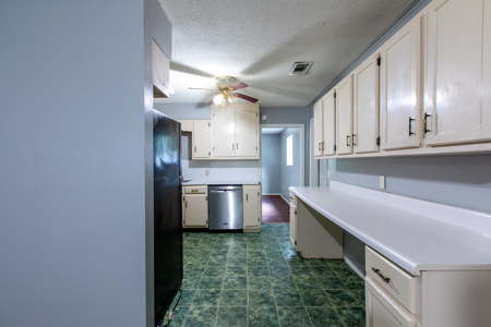 Spacious Country Home for Sale in Live Oak, Florida - image 15