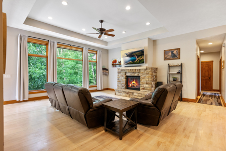 Country Home on 3.14 Acres for Sale in Missouri Valley, Iowa - image 10