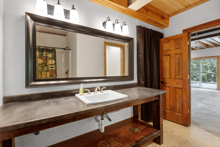 Country Home on 3.14 Acres for Sale in Missouri Valley, Iowa - image 29