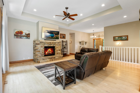 Country Home on 3.14 Acres for Sale in Missouri Valley, Iowa - image 11