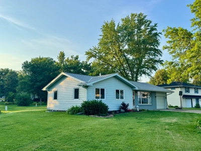 Country Home for Sale in Harlan, Iowa - image 2