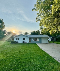 Country Home for Sale in Harlan, Iowa - image 1