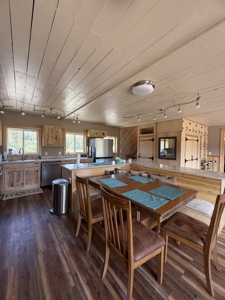 Home and Land for Sale near Copper Center, AK with Mountain Views - image 15