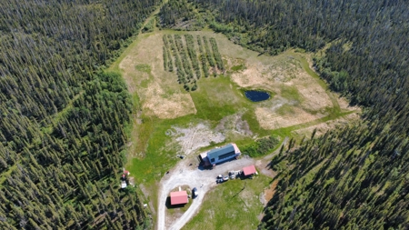 Home and Land for Sale near Copper Center, AK with Mountain Views - image 2