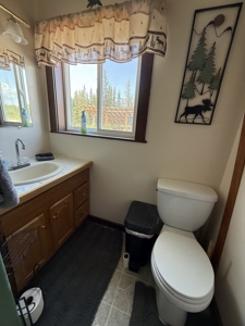 Home and Land for Sale near Copper Center, AK with Mountain Views - image 7