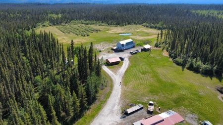 Home and Land for Sale near Copper Center, AK with Mountain Views - image 27