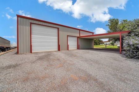 Custom Barndominium With Shop For Sale Near Rocky - image 34