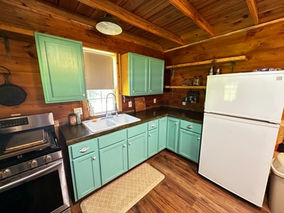 Cozy Cabin on 4.5 Level Acres in Stone County - image 6