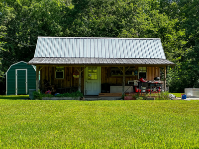 Cozy Cabin on 4.5 Level Acres in Stone County - image 1