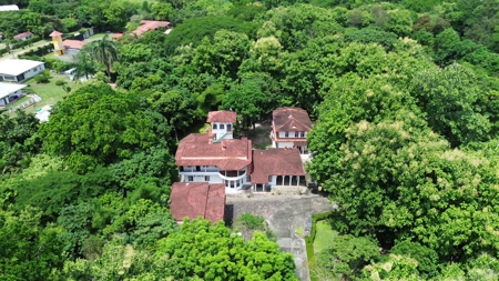 Private Estate with 3 Homes in Santa Clara, Coclé - image 1