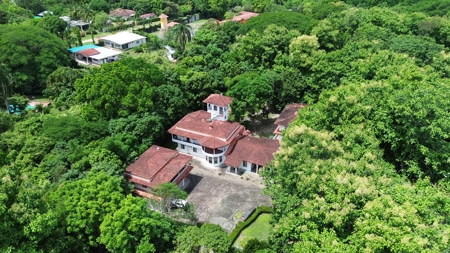 Private Estate with 3 Homes in Santa Clara, Coclé - image 3