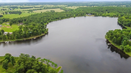 Private Retreat on Arrowhead Lake 3.23 Acres for Sale West Plains - image 2