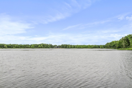 Private Retreat on Arrowhead Lake 3.23 Acres for Sale West Plains - image 8