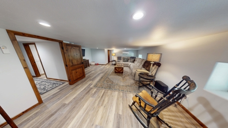 High-End Barndominium on 288 Acres in Central Texas - image 31