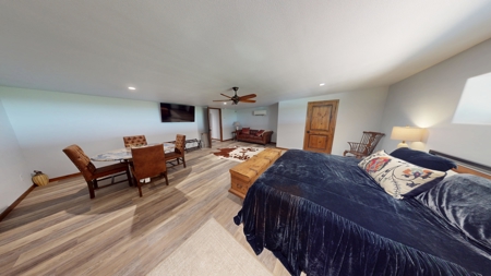 High-End Barndominium on 288 Acres in Central Texas - image 29