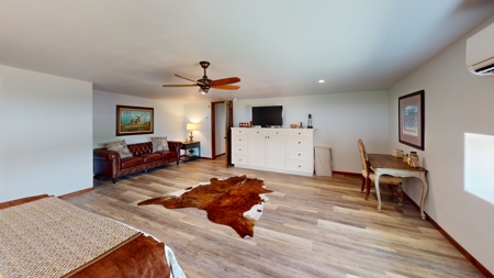High-End Barndominium on 288 Acres in Central Texas - image 24