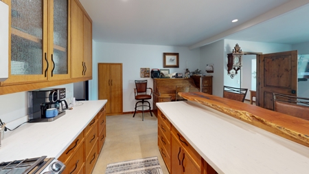 High-End Barndominium on 288 Acres in Central Texas - image 7