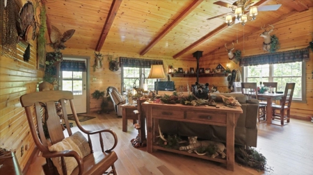 Private Ozarks Retreat on 42 Acres Bordering Conservation Land - image 10