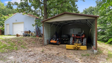 Private Ozarks Retreat on 42 Acres Bordering Conservation Land - image 28